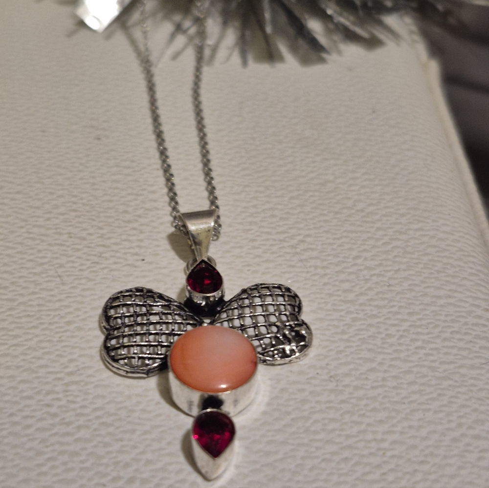Elegant Silver and Pink Mother Of Pearl Stone Pendant Necklace 18"